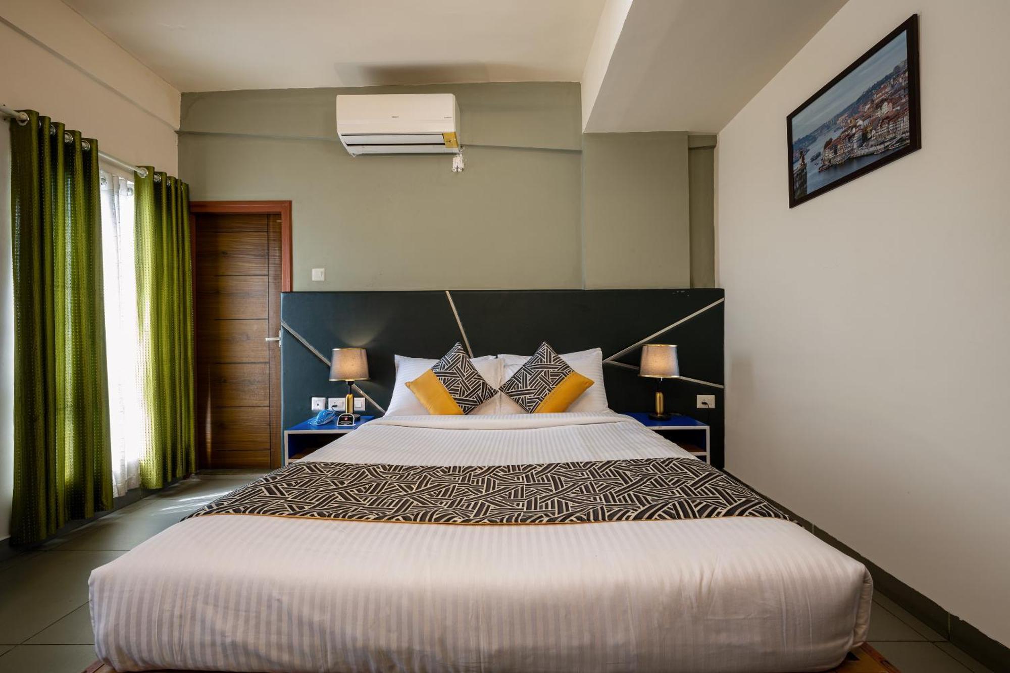 Cj Grande By Jesway Hotels & Resorts Kochi Luaran gambar