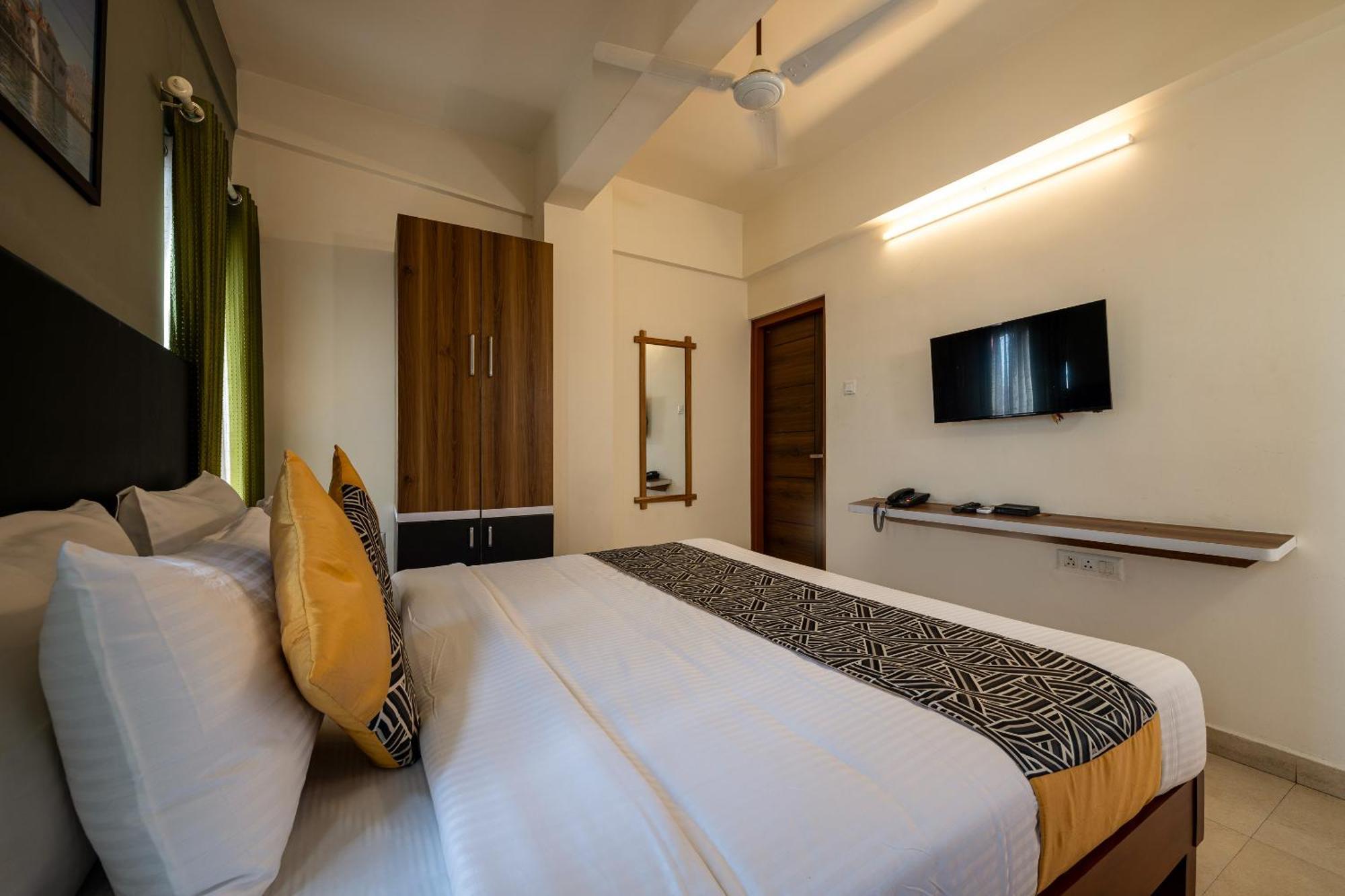 Cj Grande By Jesway Hotels & Resorts Kochi Luaran gambar