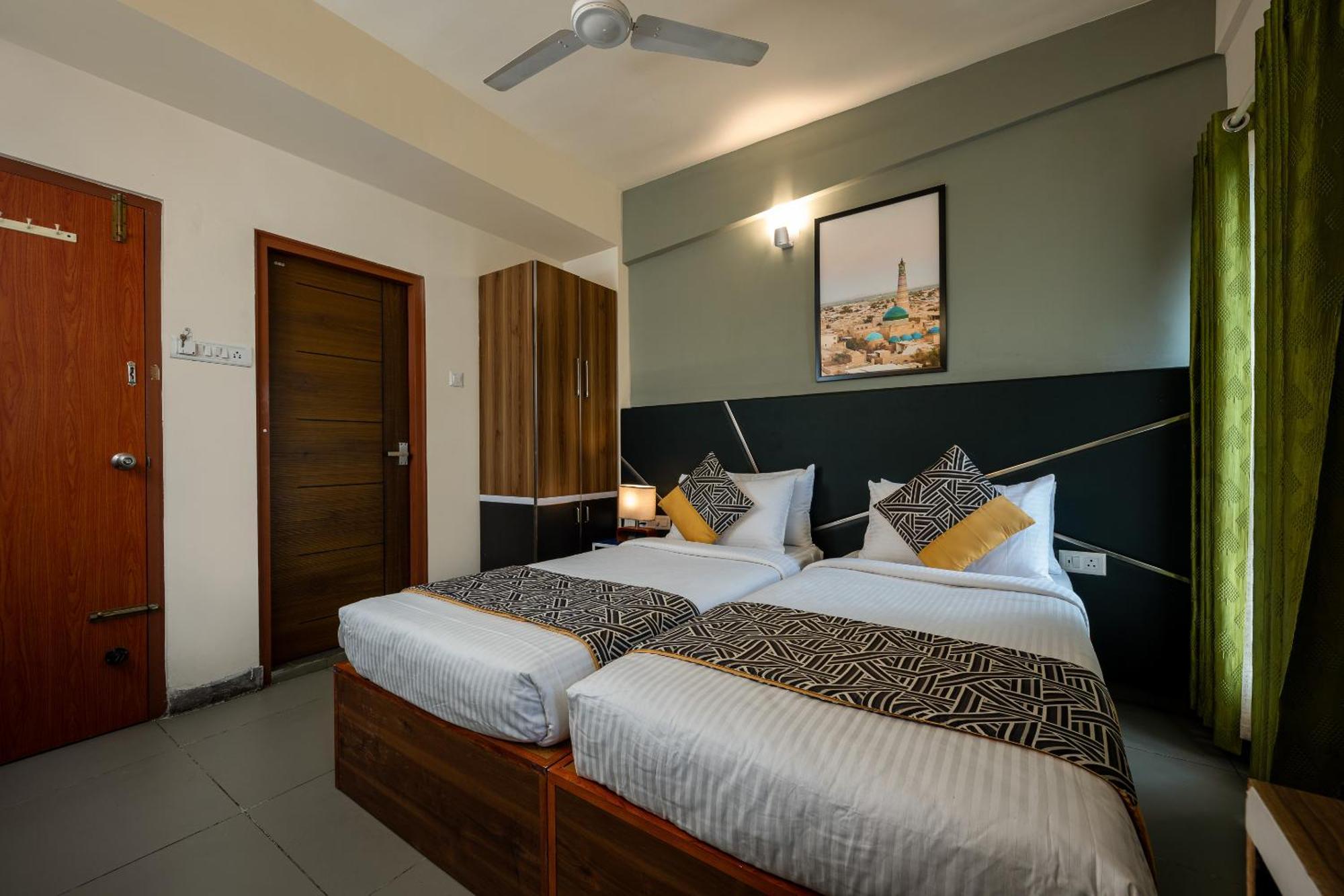 Cj Grande By Jesway Hotels & Resorts Kochi Luaran gambar