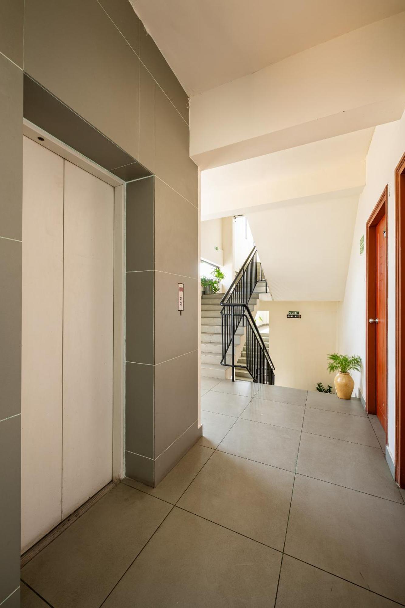 Cj Grande By Jesway Hotels & Resorts Kochi Luaran gambar